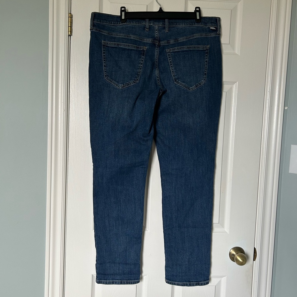 🌸NWOT🌸 Eddie Bauer Boyfriend Mid-Rise Slim Jeans - Size 14 - Picture 3 of 9